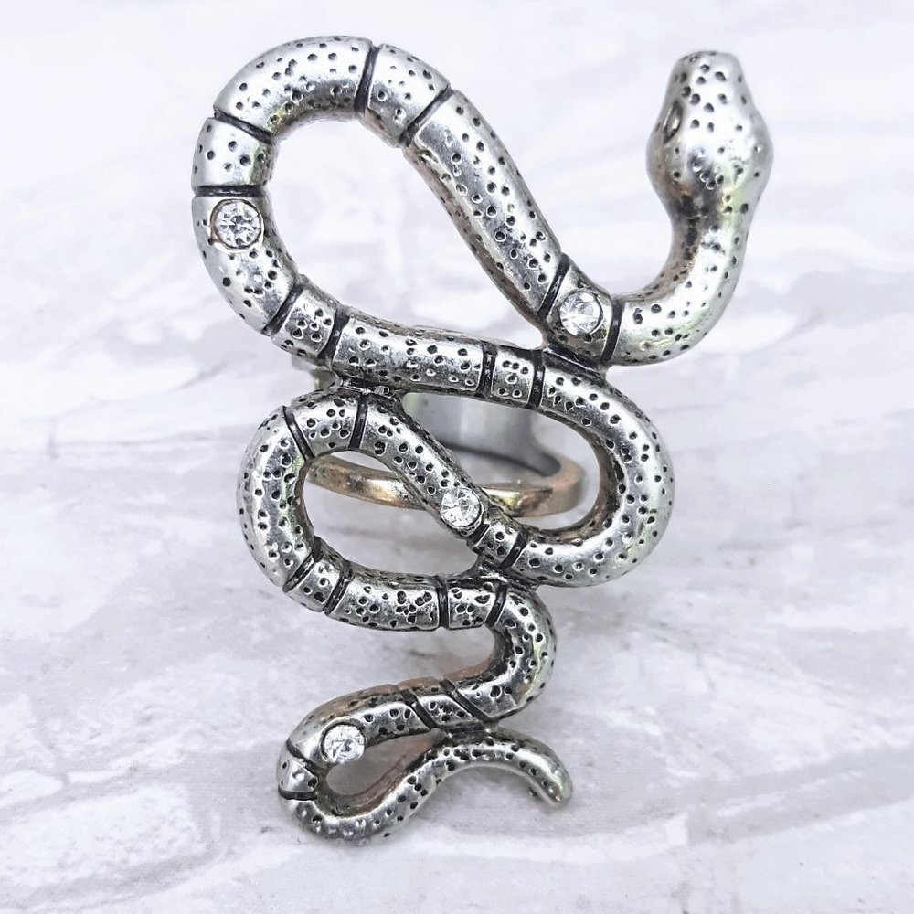 Vintage Y2K Snake Ring with Rhinestone Accents - Size 5.5